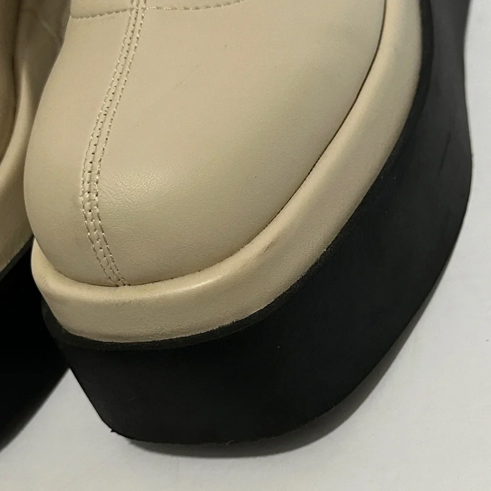 Call It Spring Women's Mars Ankle Boot size 5 cream